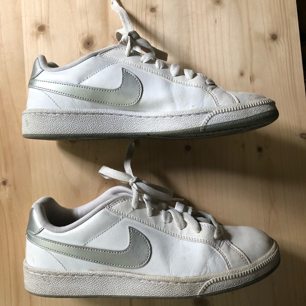 Nike sneakers size 7.5 white and silver